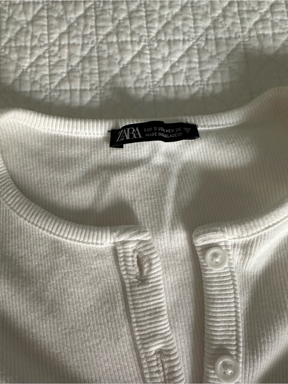 Zara Ribbed Button-Front Long Sleeve Top - Picture 3 of 3